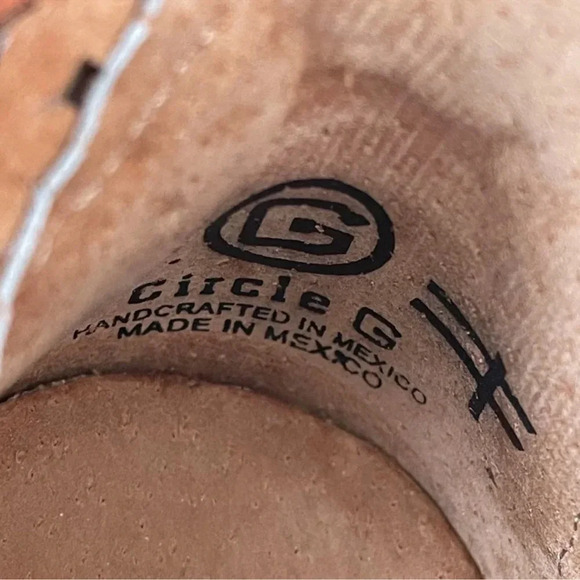 CORRAL CIRCLE G WOMEN'S DISTRESSED
ROUND TOE ZIPPER ANKLE BOOT 7.5 - Picture 8 of 9